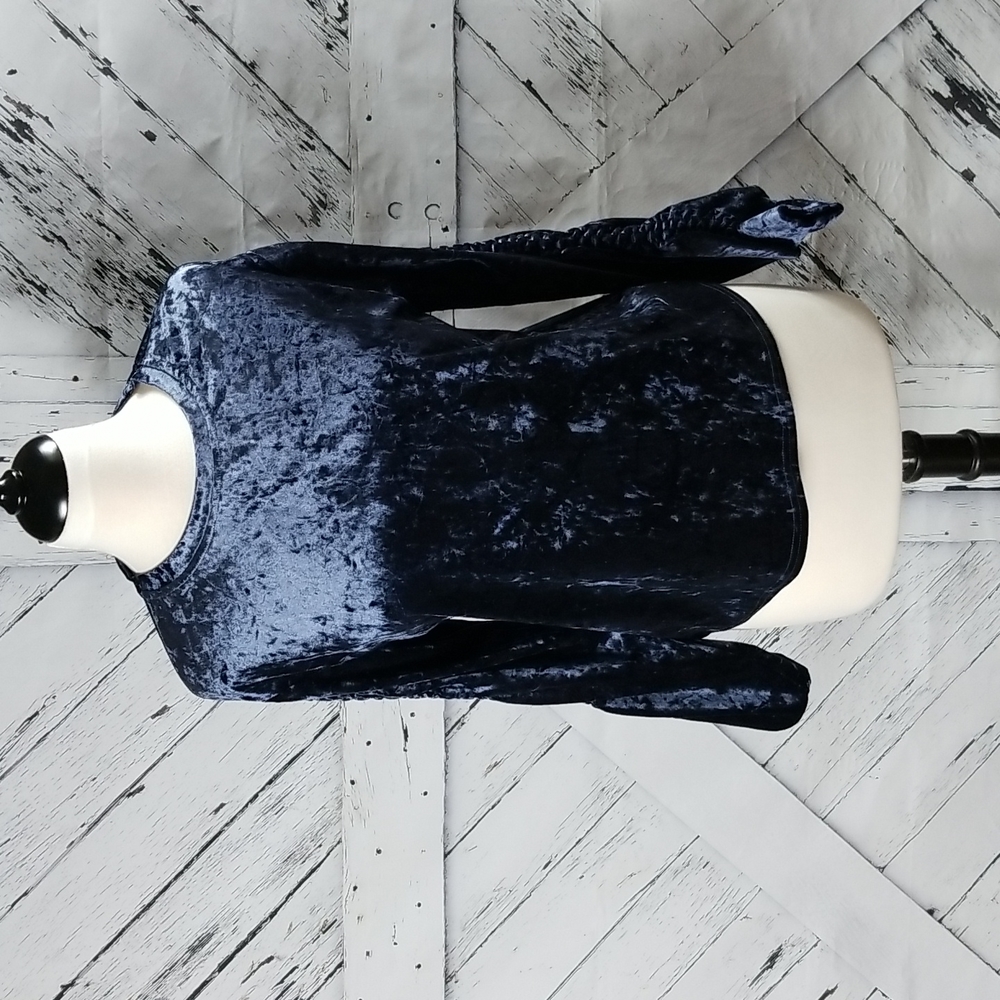 Mello Day Crushed Velvet top